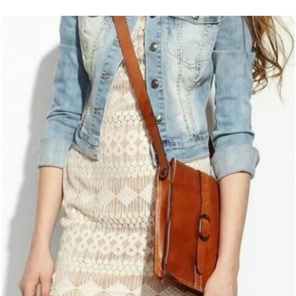 Patricia Nash | Classic Venezia Crossbody Pouch - Picture 2 of 13